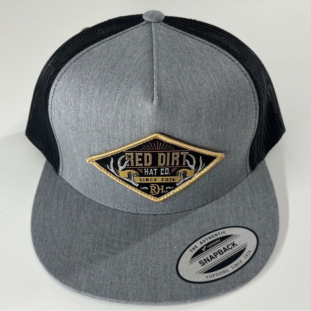 NWT Red Dirt Hat Co Black & Heather Gray Deer Antler Diamond Sign 5 Trucker Hat